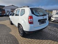 Gebraucht Dacia Duster Lauréate 105 PS (77 kW) 2015 Weiß SUV