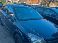 Second-hand Opel Astra 105 CP (77 kW) 2004 Negru Hatchback