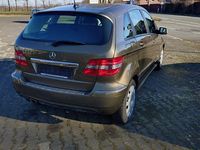 Gebraucht Mercedes B200 136 PS (100 kW) 2010 Braun Van / Kleinbus