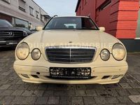 Gebraucht Mercedes E220 Elegance 143 PS (105 kW) 2003 Gelb Kombi