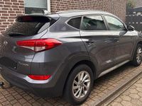 Gebraucht Hyundai Tucson 132 PS (97 kW) 2017 Grau SUV