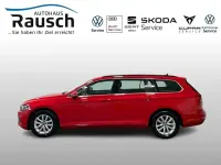 Gebraucht VW Passat 122 PS (89 kW) 2023 Rot Kombi