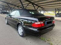 Gebraucht Mercedes CLK200 136 PS (100 kW) 1999 Schwarz Cabrio