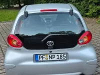 Gebraucht Toyota Aygo 68 PS (50 kW) 2006 Silber Kleinwagen