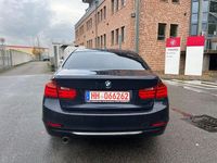 Gebraucht BMW 320 Sport Line 170 PS (125 kW) 2013 Blau Limousine