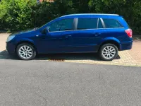 Gebraucht Opel Astra 110 PS (80 kW) 2008 Blau Kombi