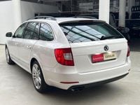 Gebraucht Skoda Superb Elegance 170 PS (125 kW) 2012 Weiß Kombi
