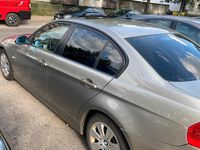 Gebraucht BMW 318 143 PS (105 kW) 2007 Gold Limousine