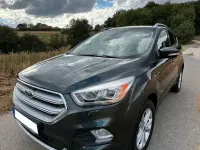 Gebraucht Ford Kuga 150 PS (110 kW) 2017 Grün SUV