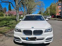 Gebraucht BMW 750 460 PS (338 kW) 2012 Weiß Limousine