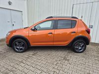 Gebraucht Dacia Sandero Celebration 90 PS (66 kW) 2017 Orange Kleinwagen