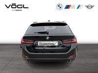 Gebraucht BMW 330 Sport Line 286 PS (210 kW) 2023 Schwarz ii Kombi