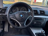 Gebraucht BMW 116 122 PS (89 kW) 2012 Weiß Kleinwagen