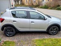 Gebraucht Dacia Sandero Celebration 90 PS (66 kW) 2017 Grau Limousine