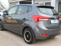 Gebraucht Hyundai ix20 Classic 90 PS (66 kW) 2011 Grau Kleinwagen