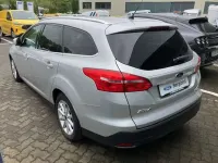 Gebraucht Ford Focus Titanium 125 PS (91 kW) 2017 Polarsilber metallic  zjncww Kombi