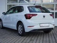Gebraucht VW Polo Basis 80 PS (58 kW) 2022 Pure white Kleinwagen