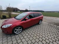 Gebraucht Ford Focus 101 PS (74 kW) 2014 Rot Kombi