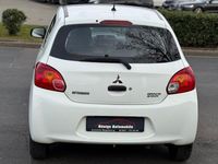 Gebraucht Mitsubishi Space Star Basis 71 PS (52 kW) 2014 Weiß Van / Kleinbus