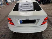 Gebraucht Mercedes C180 156 PS (114 kW) 2011 Weiß Coupé