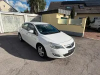 Gebraucht Opel Astra 87 PS (63 kW) 2011 Weiß Kleinwagen