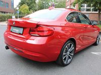 Gebraucht BMW 230 Sport Line 252 PS (185 kW) 2018 Melbourne rot metallic Coupé