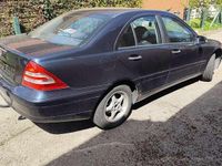 Second-hand Mercedes C200 Classic 116 CP (85 kW) 2002 Berlinǎ