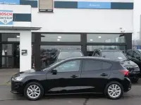 Używany Ford Focus Cool & Connect 120 KM (88 kW) 2023 Czarny Sedan/Limuzyna