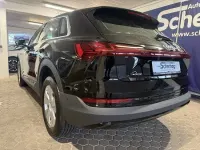 Używany Audi e-tron Comfort 230 kW (313 KM) 2022 Czarny SUV