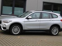 Gebraucht BMW X1 Advantage 150 PS (110 kW) 2016 Glaciersilber SUV
