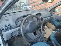 Gebraucht Renault Clio II 75 PS (55 kW) 2000 Grau Limousine