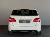 Gebraucht Mercedes B200 156 PS (114 kW) 2017 Weiß Van / Kleinbus