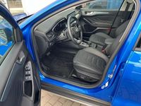 Gebraucht Ford Focus Active X 116 PS (85 kW) 2024 Blau Limousine