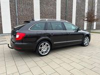 Gebraucht Skoda Superb Elegance 170 PS (125 kW) 2012 Braun Kombi