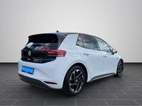 Gebraucht VW ID.3 Pro Performance 150 kW (204 PS) 2022 Gletscherweiß metallic schwarz (metallic) Kleinwagen