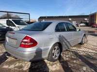 Gebraucht Mercedes E240 Elegance 177 PS (130 kW) 2002 Silber Limousine
