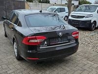 Gebraucht Skoda Superb Elegance 160 PS (117 kW) 2014 Grau Limousine