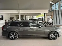 Gebraucht Volvo V90 R-Design 392 PS (288 kW) 2020 Pine grey / metallic (metallic) Kombi