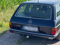 Gebraucht Mercedes 230 136 PS (100 kW) 1982 Blau Kombi