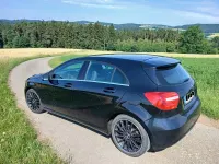 Gebraucht Mercedes A180 122 PS (89 kW) 2013 Schwarz Kleinwagen