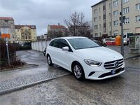 Gebraucht Mercedes B180 116 PS (85 kW) 2020 Weiß Van / Kleinbus