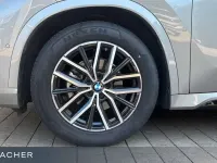 Gebraucht BMW X1 M Sport 163 PS (119 kW) 2025 Spacesilber metallic SUV