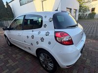 Gebraucht Renault Clio II 101 PS (74 kW) 2010 Weiß Kleinwagen