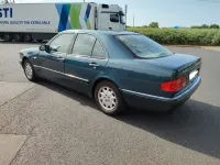 Gebraucht Mercedes E240 Elegance 170 PS (125 kW) 1999 Grün Limousine