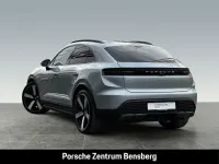 Second-hand Porsche Macan 4 Electric 300 kW (408 CP) 2024 Argintiu SUV