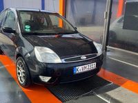 Gebraucht Ford Fiesta Trend 101 PS (74 kW) 2004 Blau Kleinwagen