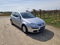 Second-hand VW Golf IV 75 CP (55 kW) 2004 Argintiu Hatchback