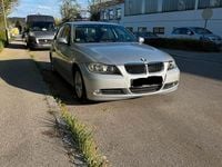 Second-hand BMW 320 150 CP (110 kW) 2005 Argintiu Berlinǎ