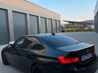 Gebraucht BMW 320 184 PS (135 kW) 2012 Schwarz Limousine