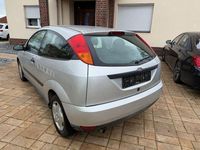 Używany Ford Focus Trend+ 75 KM (55 kW) 1999 Srebrny Sedan/Limuzyna